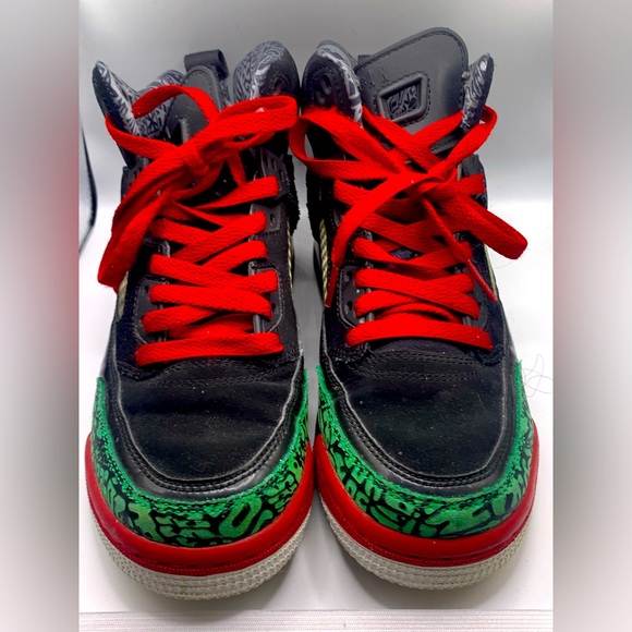 Size 5Y Jordan Spizike - Picture 1 of 3